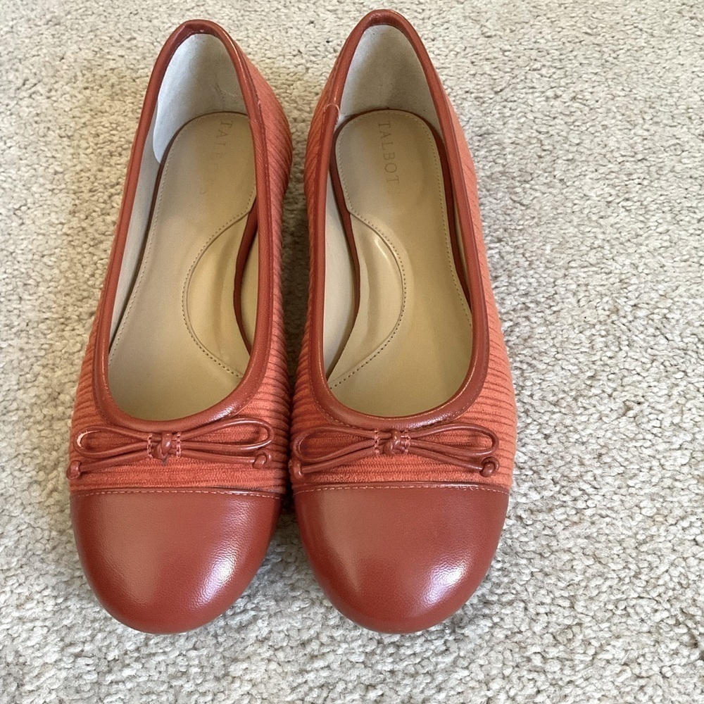 Talbots‎ Rich Orange Flat with Bow Detail, Size 7M​​​​​​​​